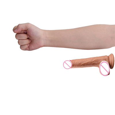 Braunes Fleisch Männliches Realistisches Dildo Flüssiges Weiches Silikon Gummi Sexspielzeug für Frauen mit starker Saugtasse